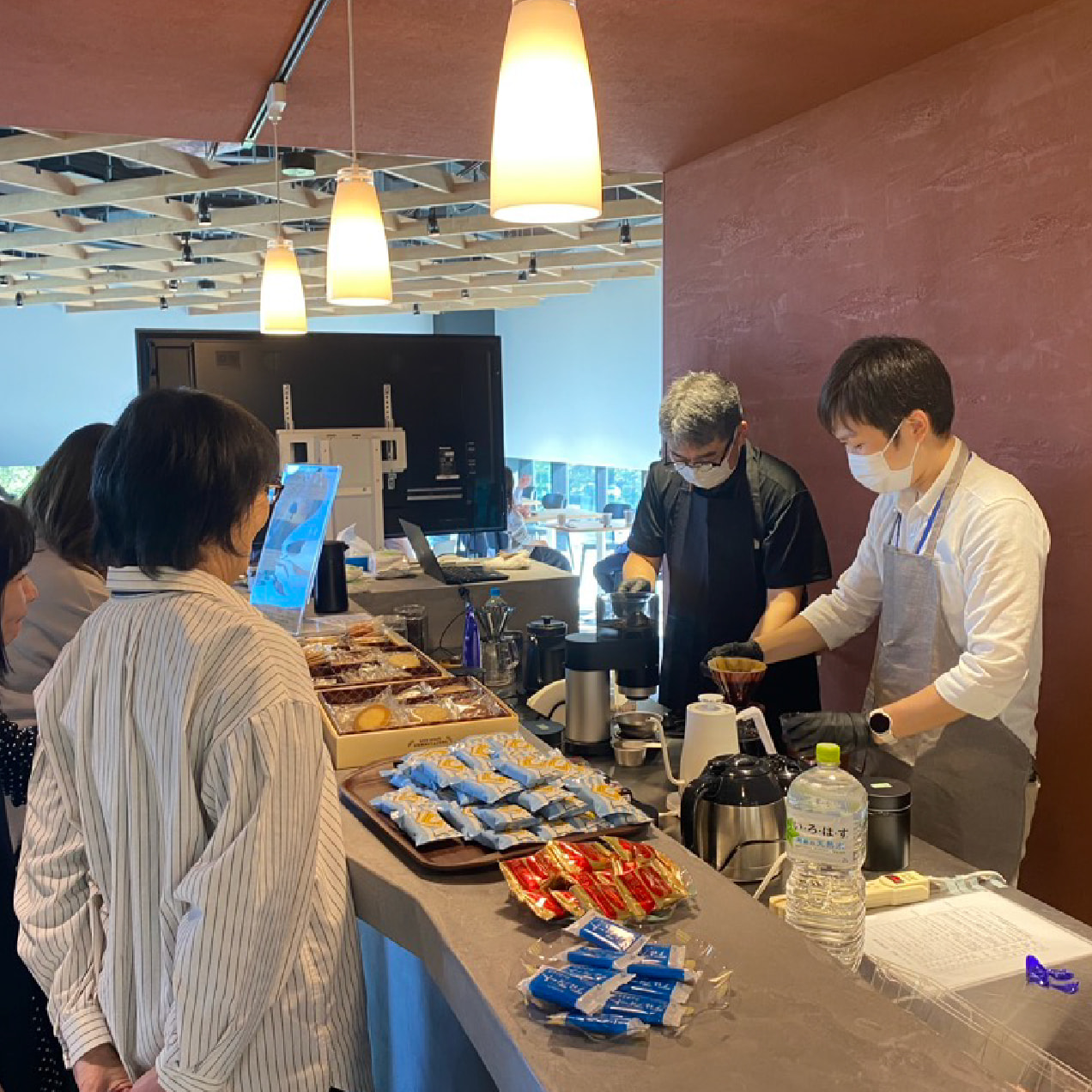 1日限りのカフェイベント。社員がバリスタとなり、コーヒーを淹れていただきました。