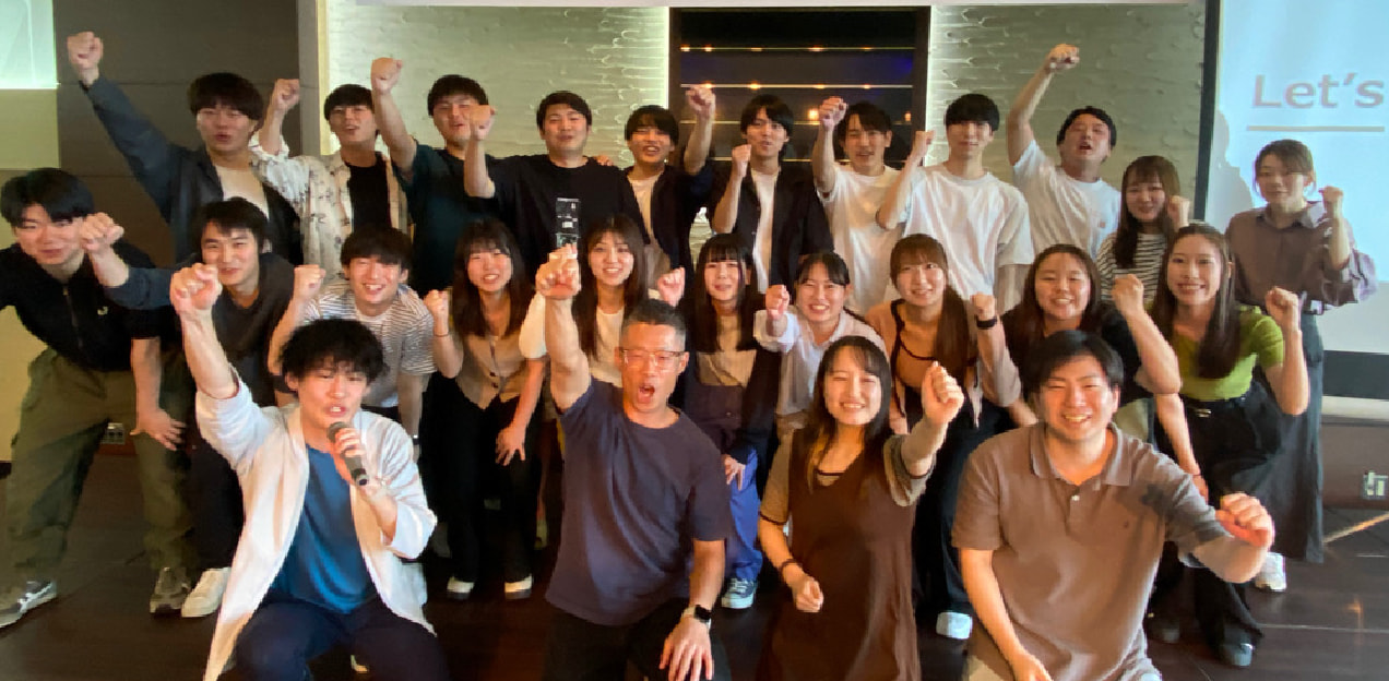 新入社員歓迎イベントの様子。最後はみんなで記念撮影をしました。